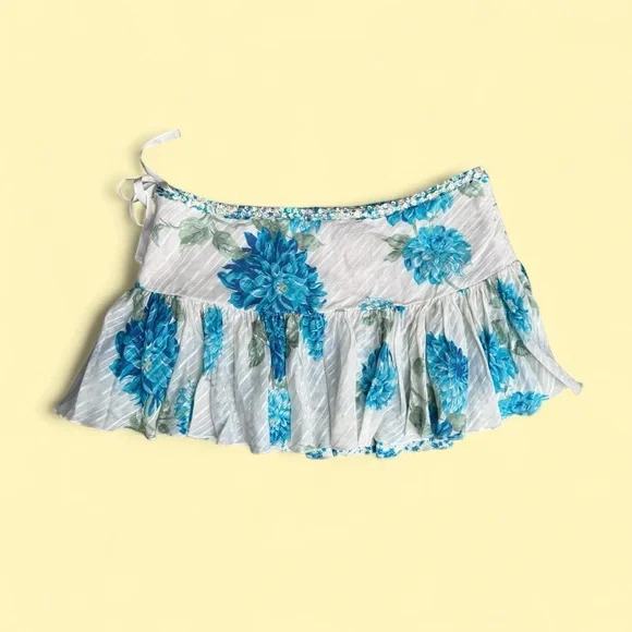 Vintage Y2K Abercrombie & Fitch silk micro skirt floral light blue and white - Picture 2 of 7